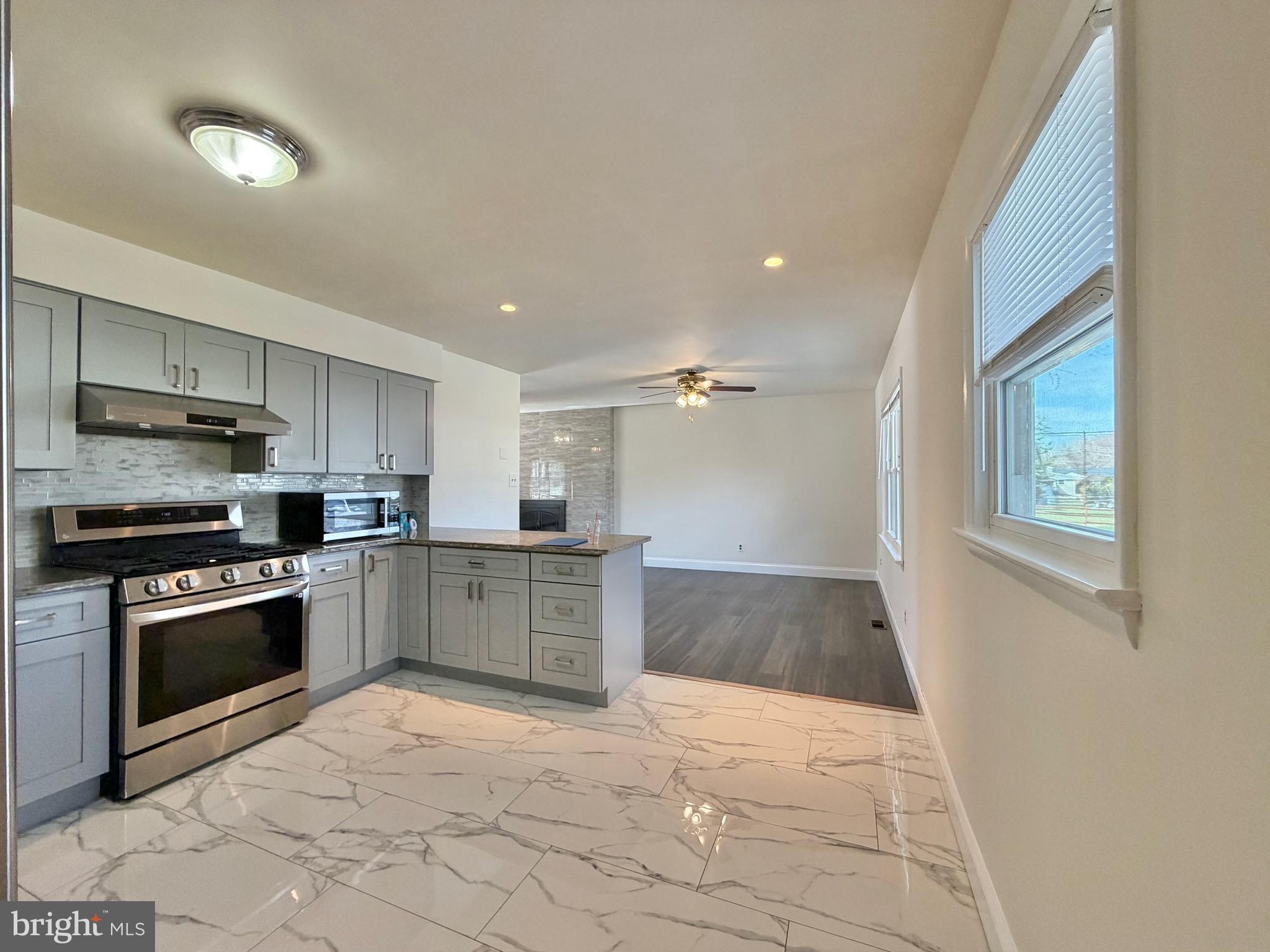 LAKEVIEW - Residential