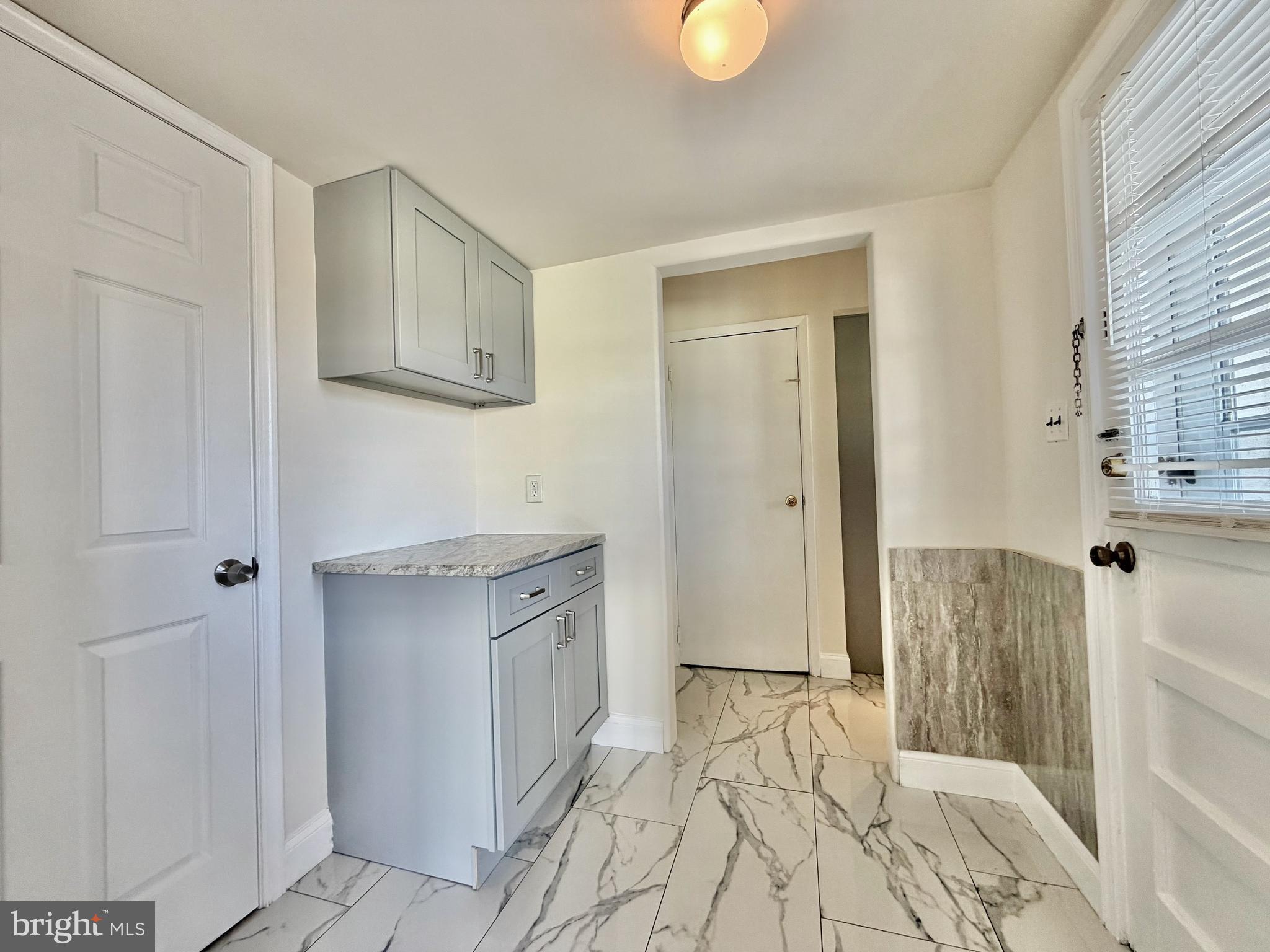 LAKEVIEW - Residential