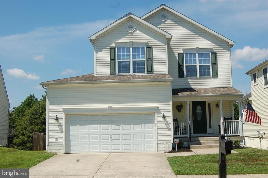 Well kept, spacious, 5 bedrooms & 3.5 baths. Separate living & dining rooms, w/ crown moldings & chair rail. Kitchen w/ Corian counters & 42 " cabinets. Spacious master bedroom w/ walking closet, & master bath w/ soaking tub & separate shower. 3 other very ample bedrooms. Family room in fully finished walkout basement, & big bedroom with bath. Deck backs to beautiful wooded view. Close to Quantico