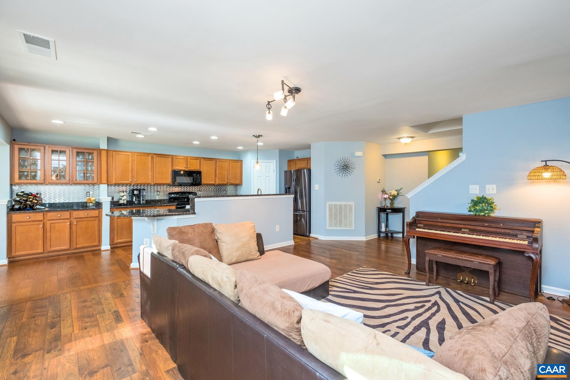 SYCAMORE SQUARE - Residential