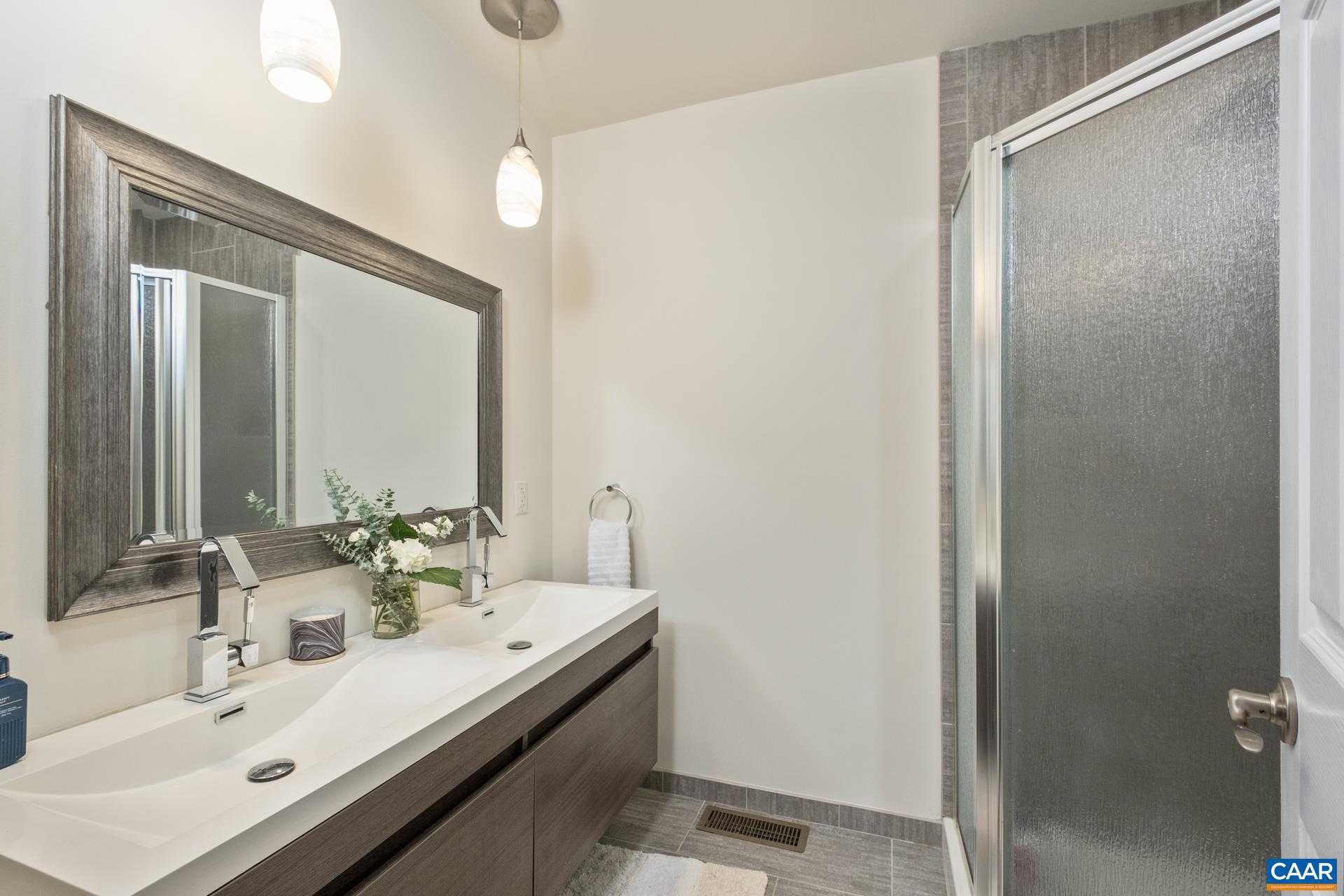 SYCAMORE SQUARE - Residential