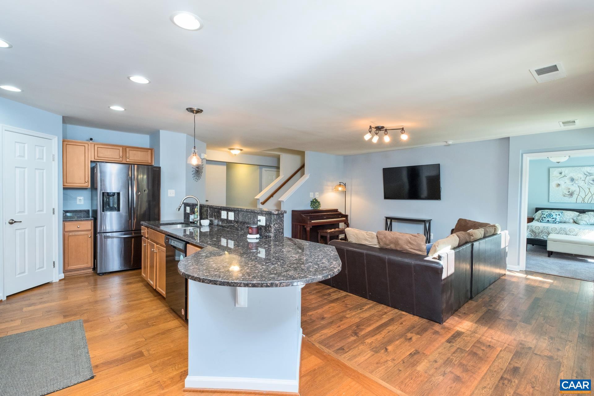 SYCAMORE SQUARE - Residential