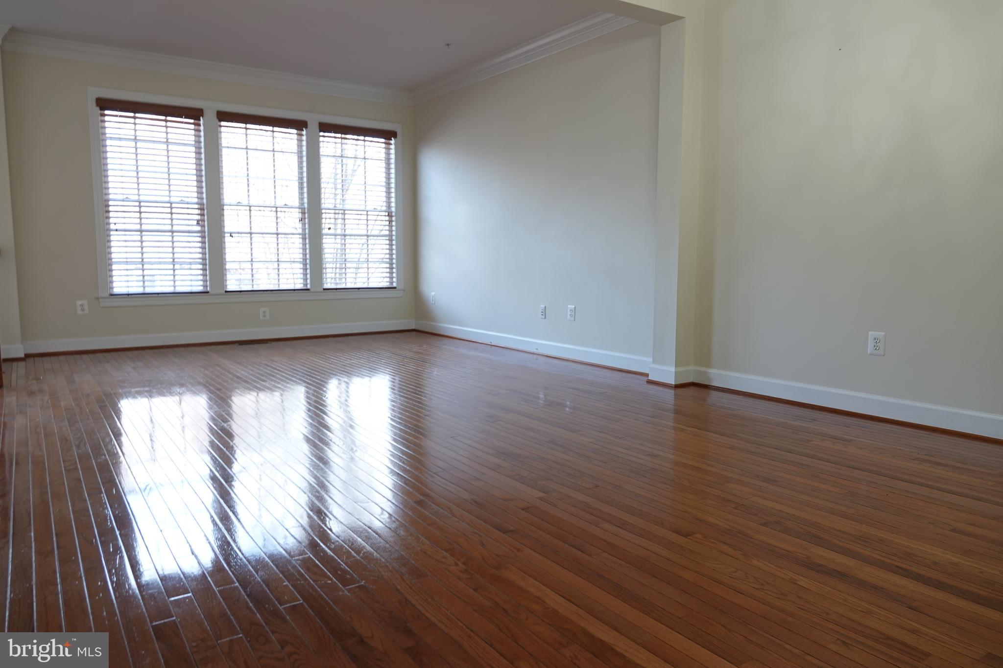 1112 PLEASANT DRIVE