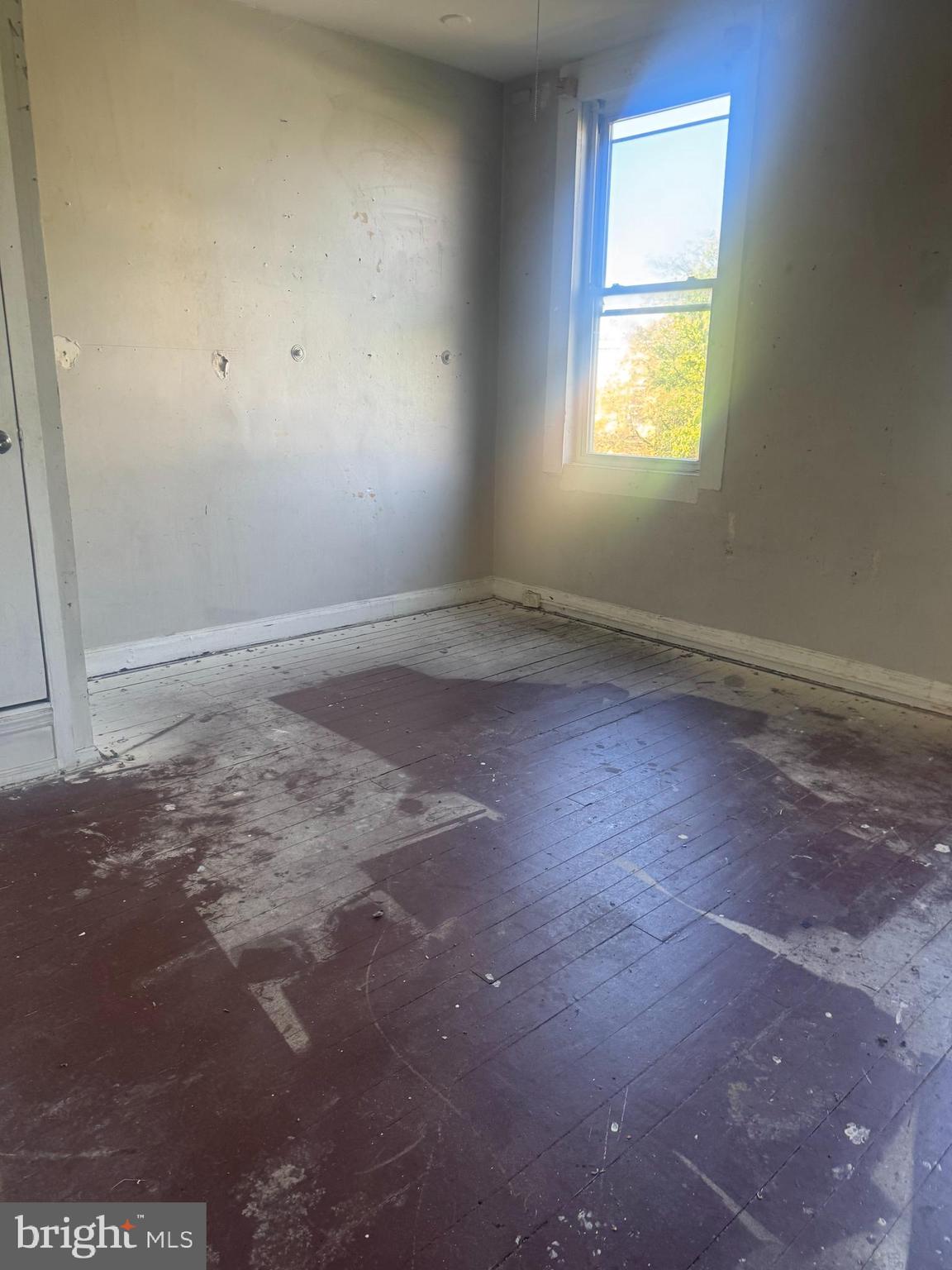 CHARLES VILLAGE - Commercial Sale