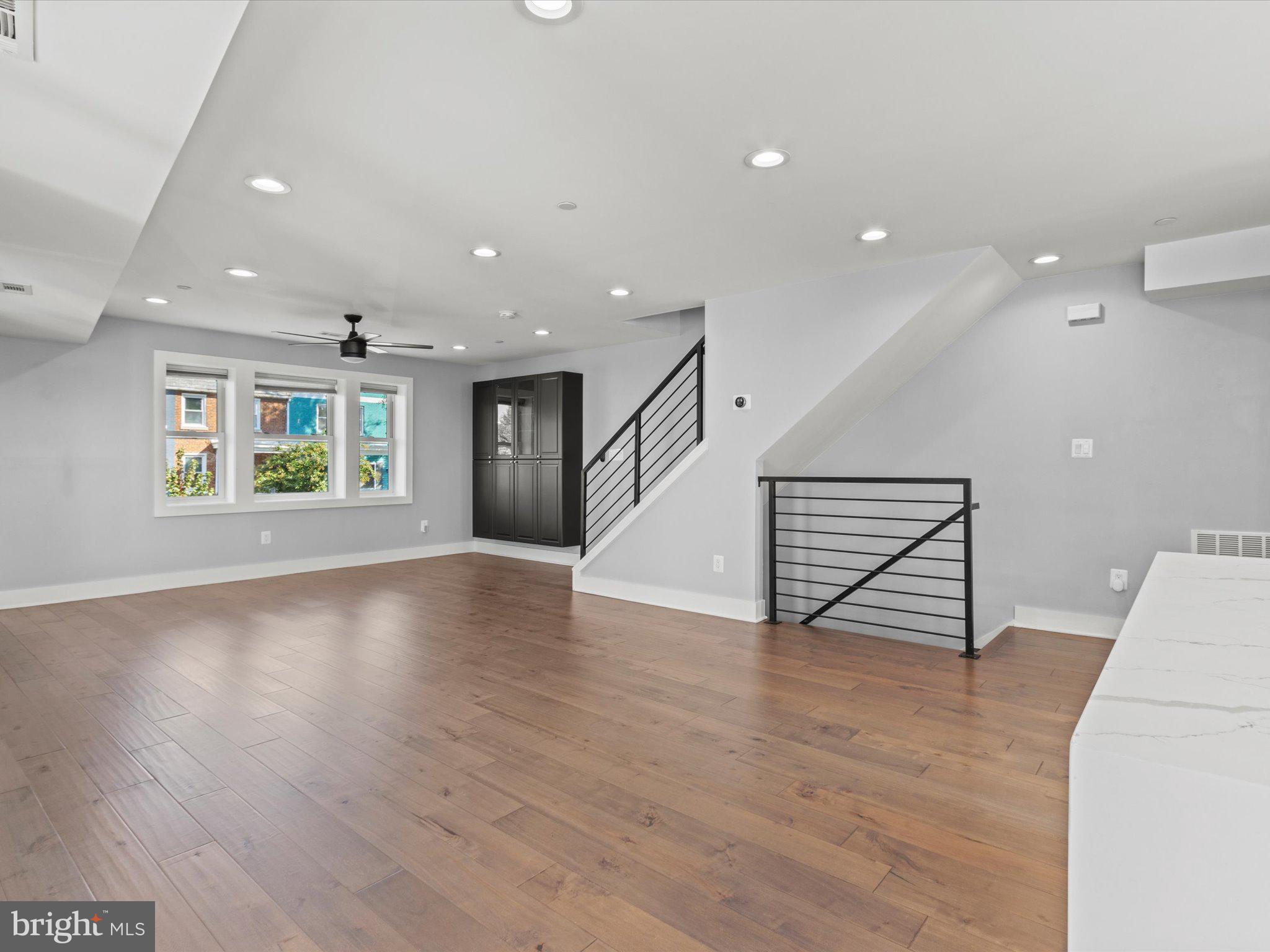 1267 PENN STREET NE B