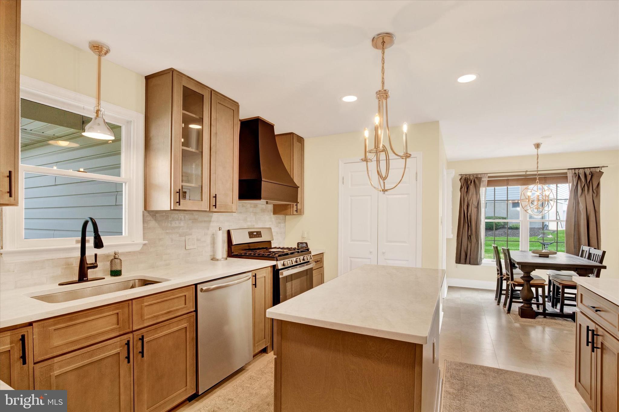 FOREST LAKES - Residential