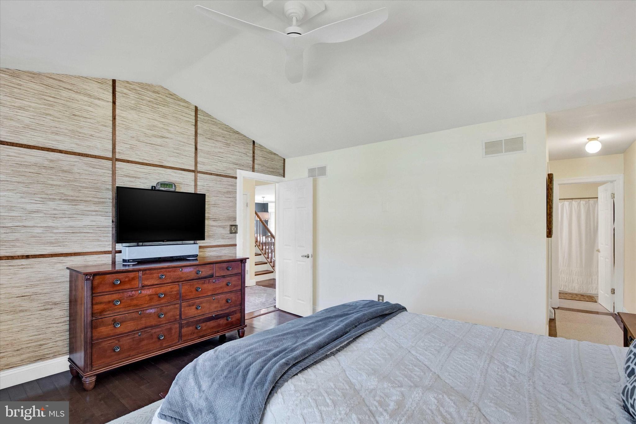 FOREST LAKES - Residential