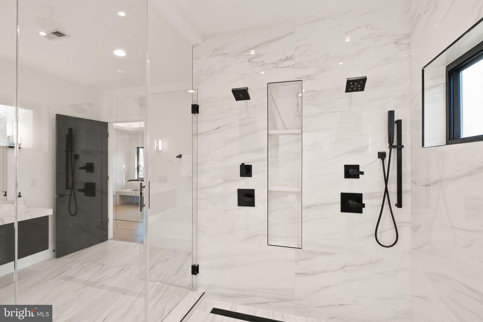 COUNTRY CLUB HILLS - Residential