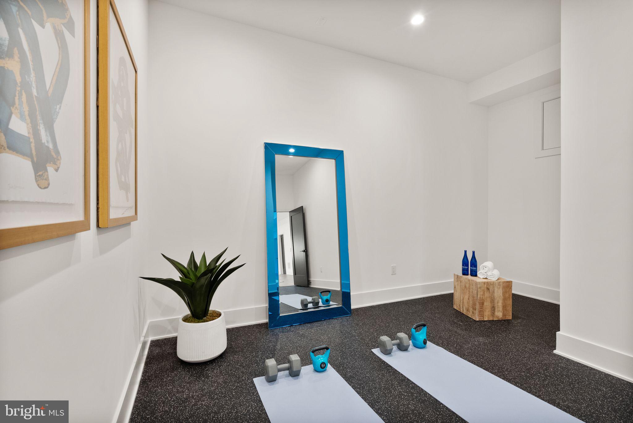 COUNTRY CLUB HILLS - Residential