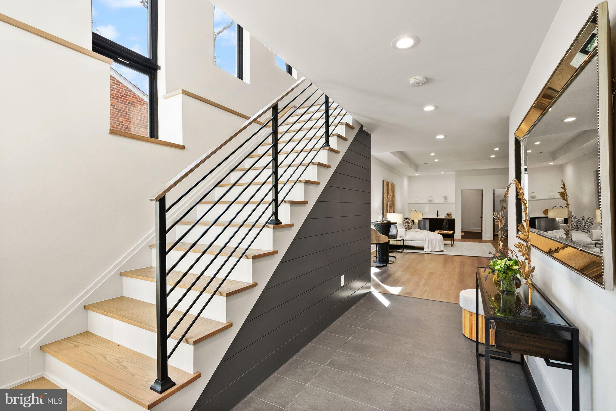 COUNTRY CLUB HILLS - Residential