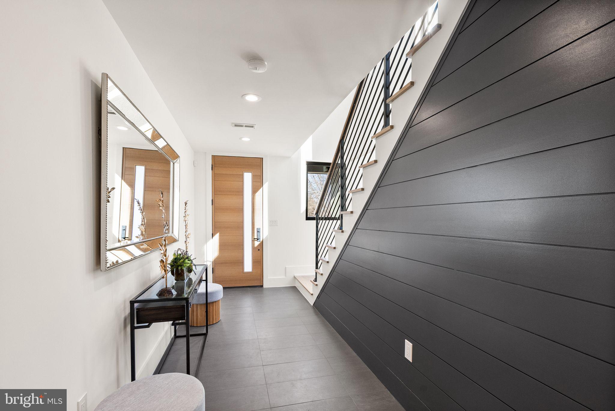 COUNTRY CLUB HILLS - Residential