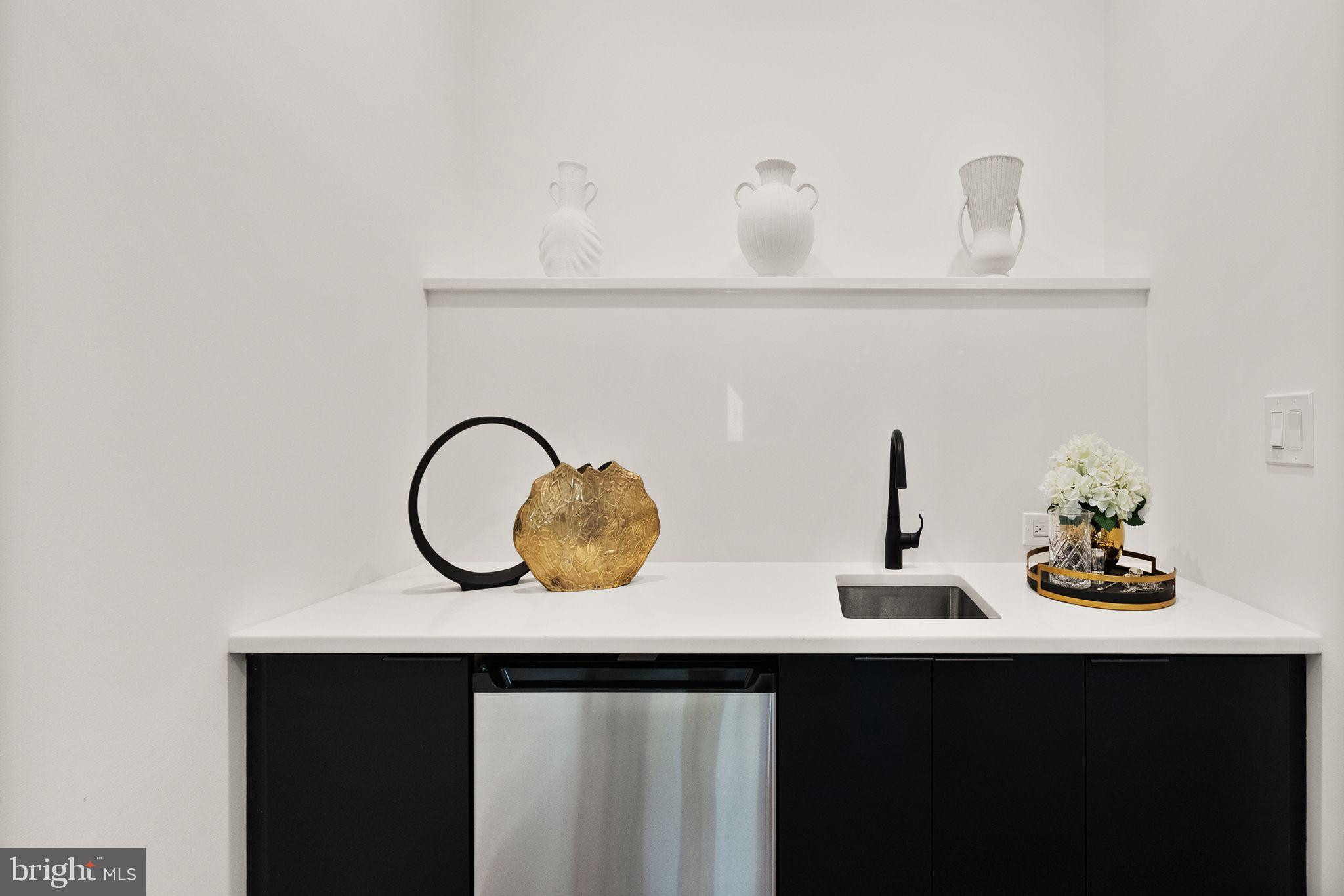 COUNTRY CLUB HILLS - Residential