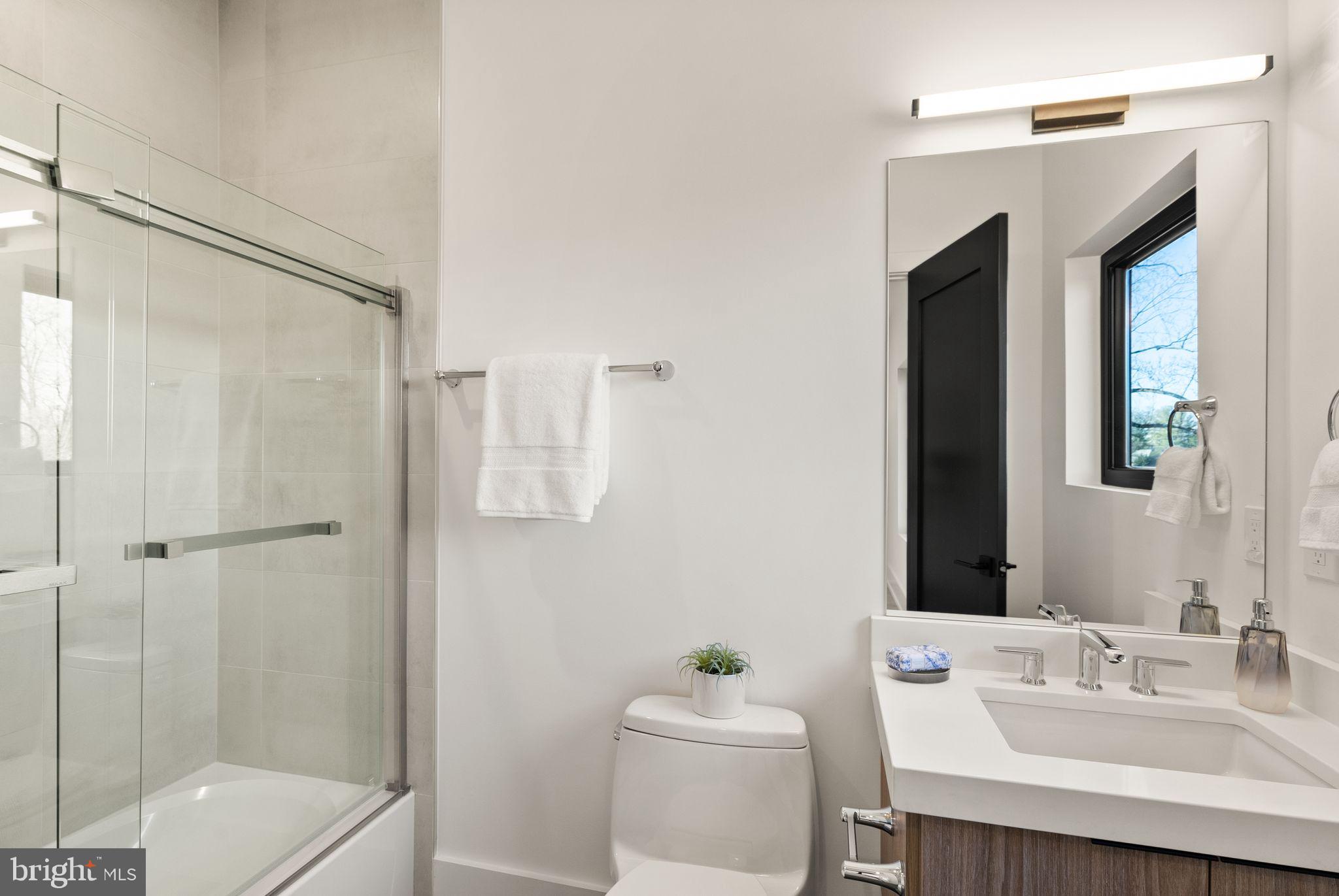 COUNTRY CLUB HILLS - Residential