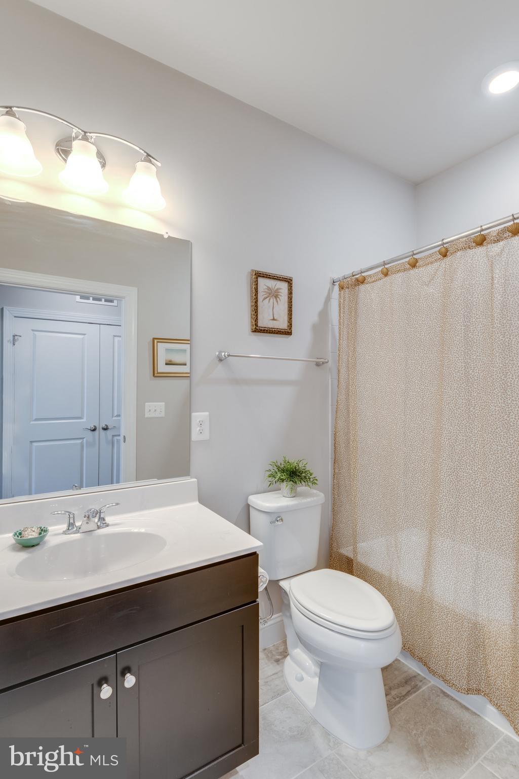 REGENCY AT ASHBURN - Residential