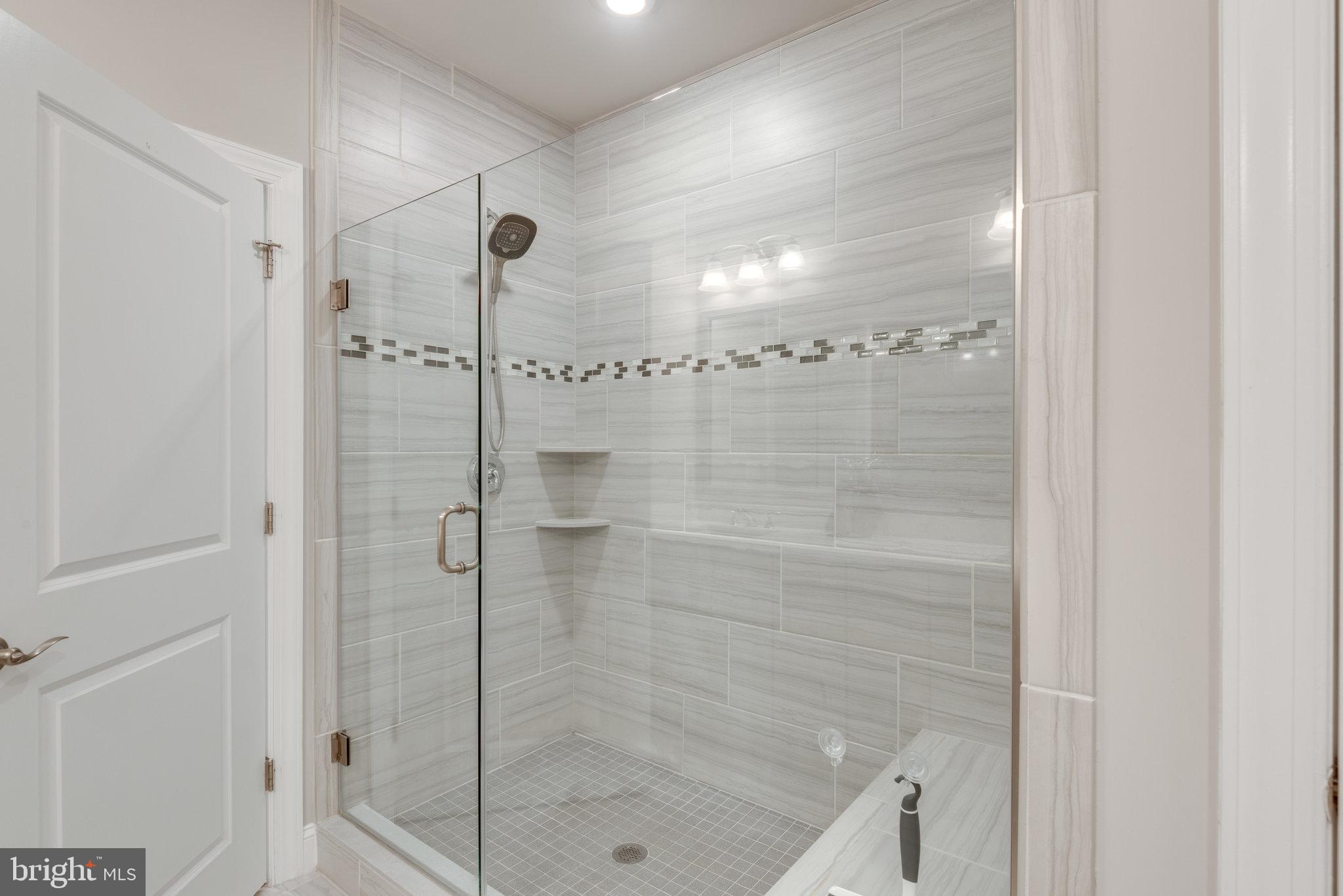 REGENCY AT ASHBURN - Residential