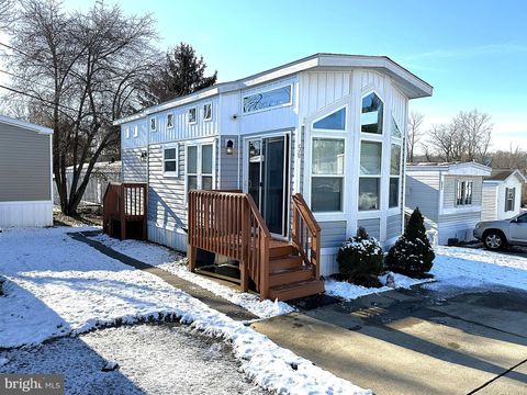 56 3RD STREET LOTHIAN MD 20711