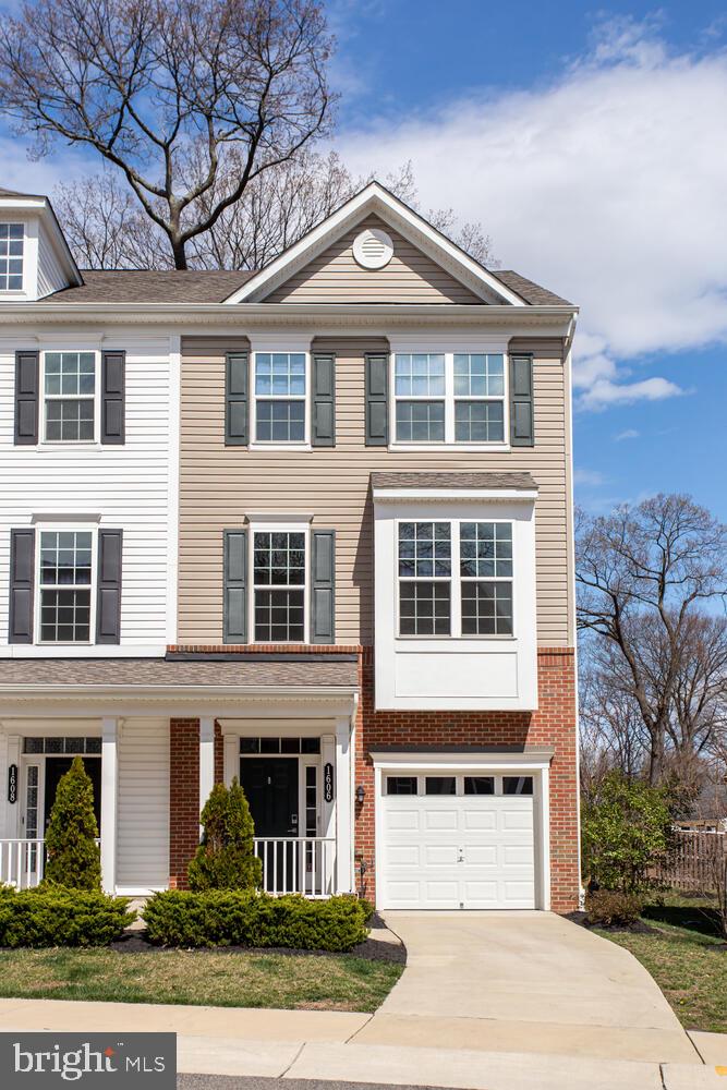 FEATHERSTONE STATION CONDOMINIUMS - Residential