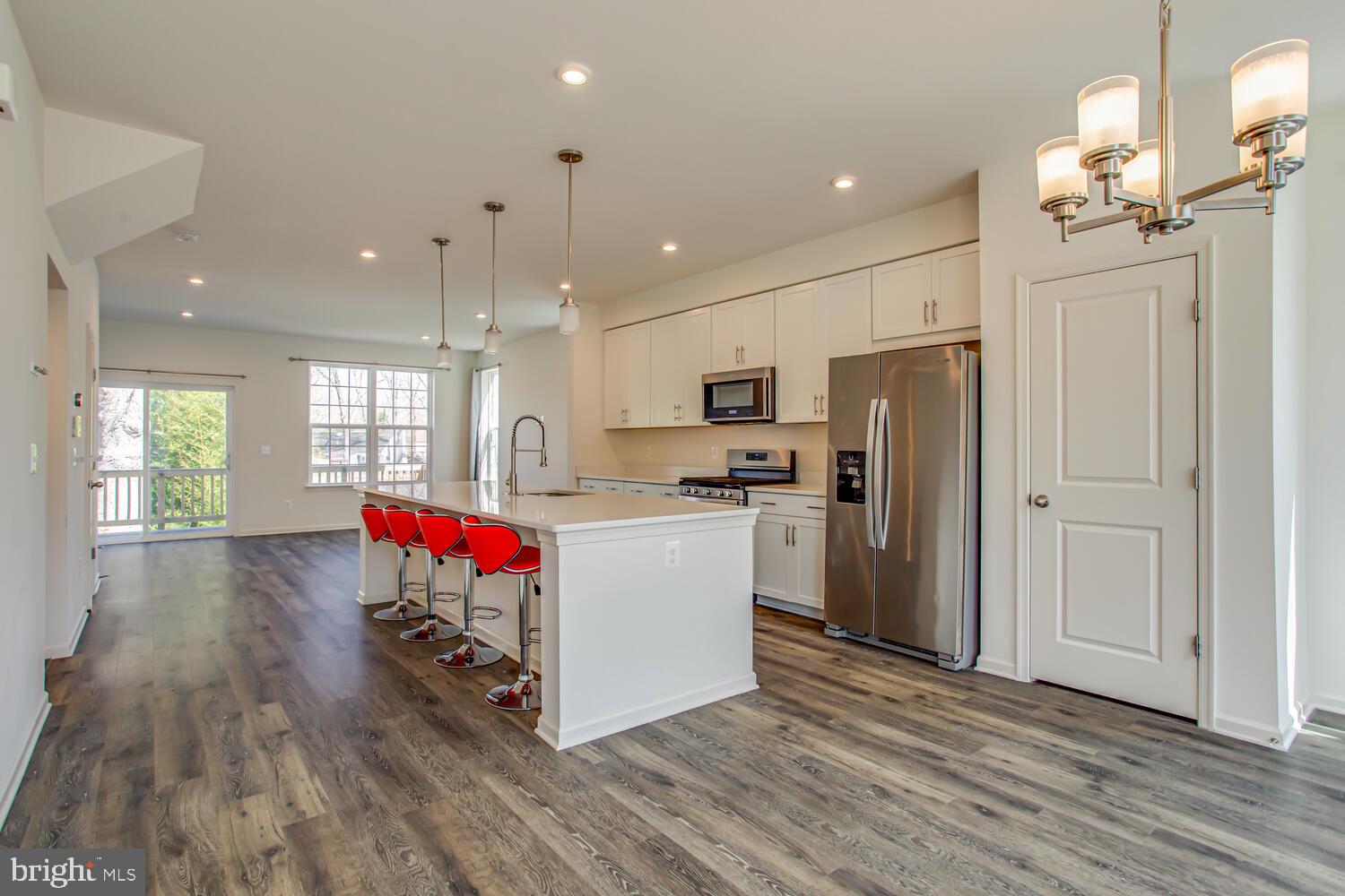 FEATHERSTONE STATION CONDOMINIUMS - Residential