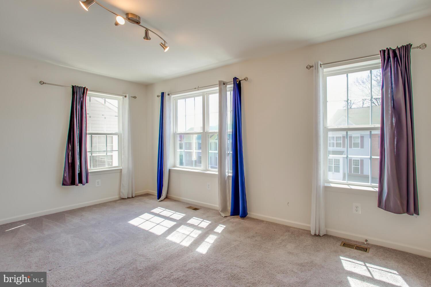 FEATHERSTONE STATION CONDOMINIUMS - Residential