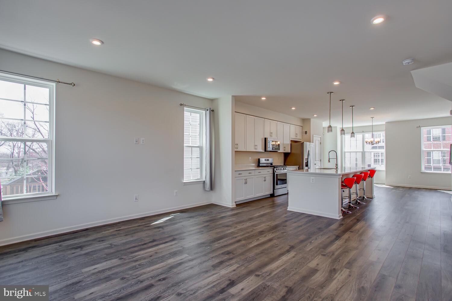 FEATHERSTONE STATION CONDOMINIUMS - Residential