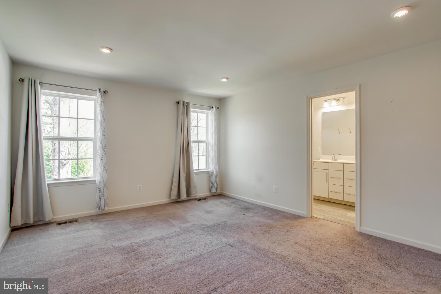 FEATHERSTONE STATION CONDOMINIUMS - Residential