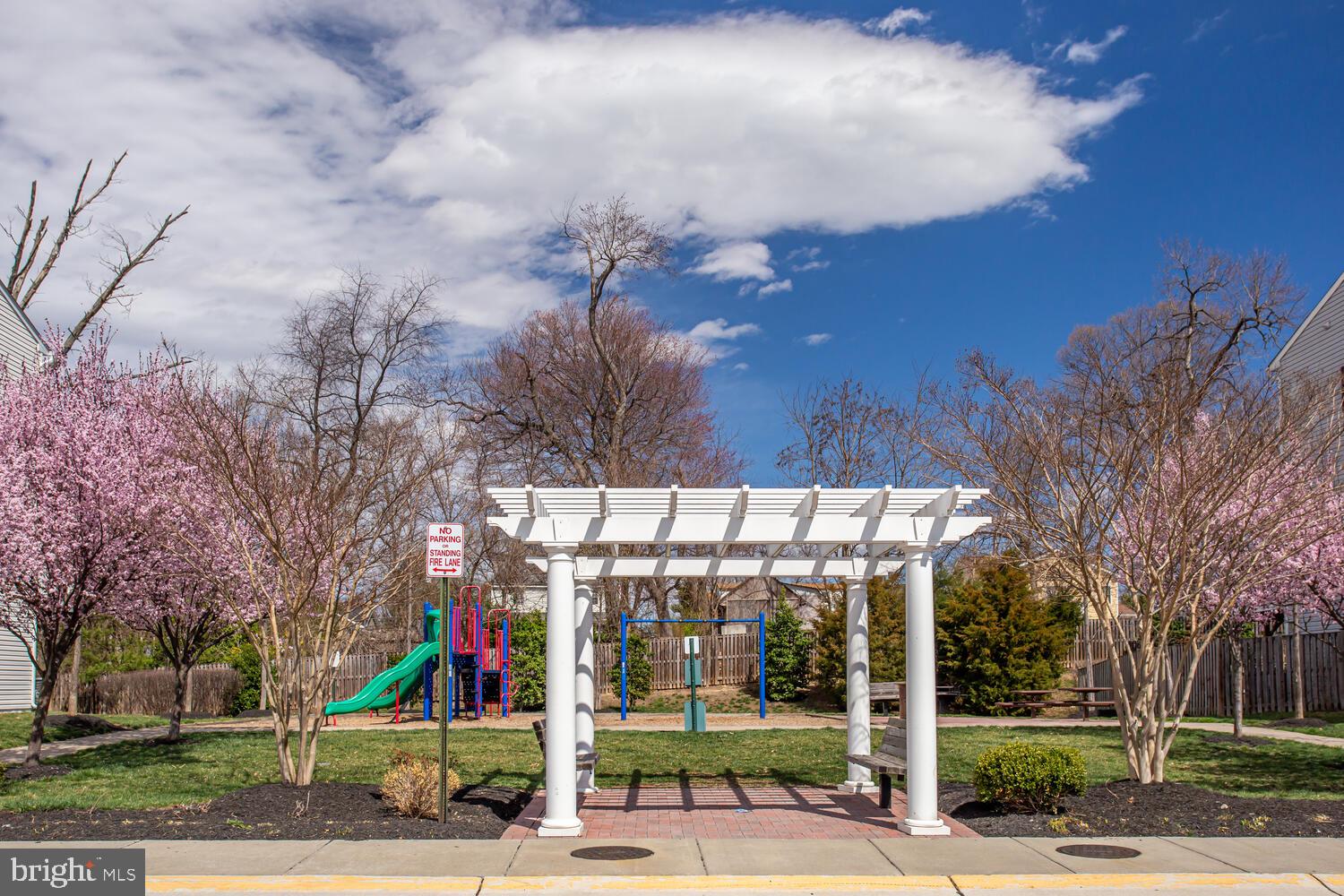 FEATHERSTONE STATION CONDOMINIUMS - Residential