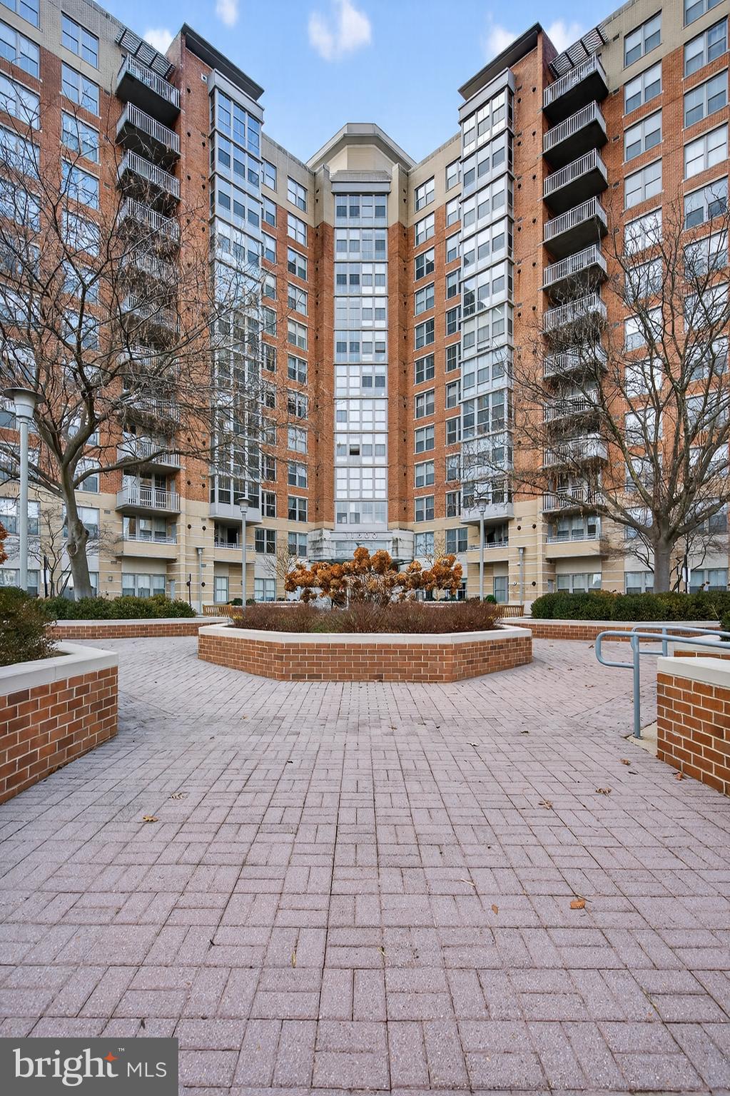 CARLTON HOUSE - Residential Lease