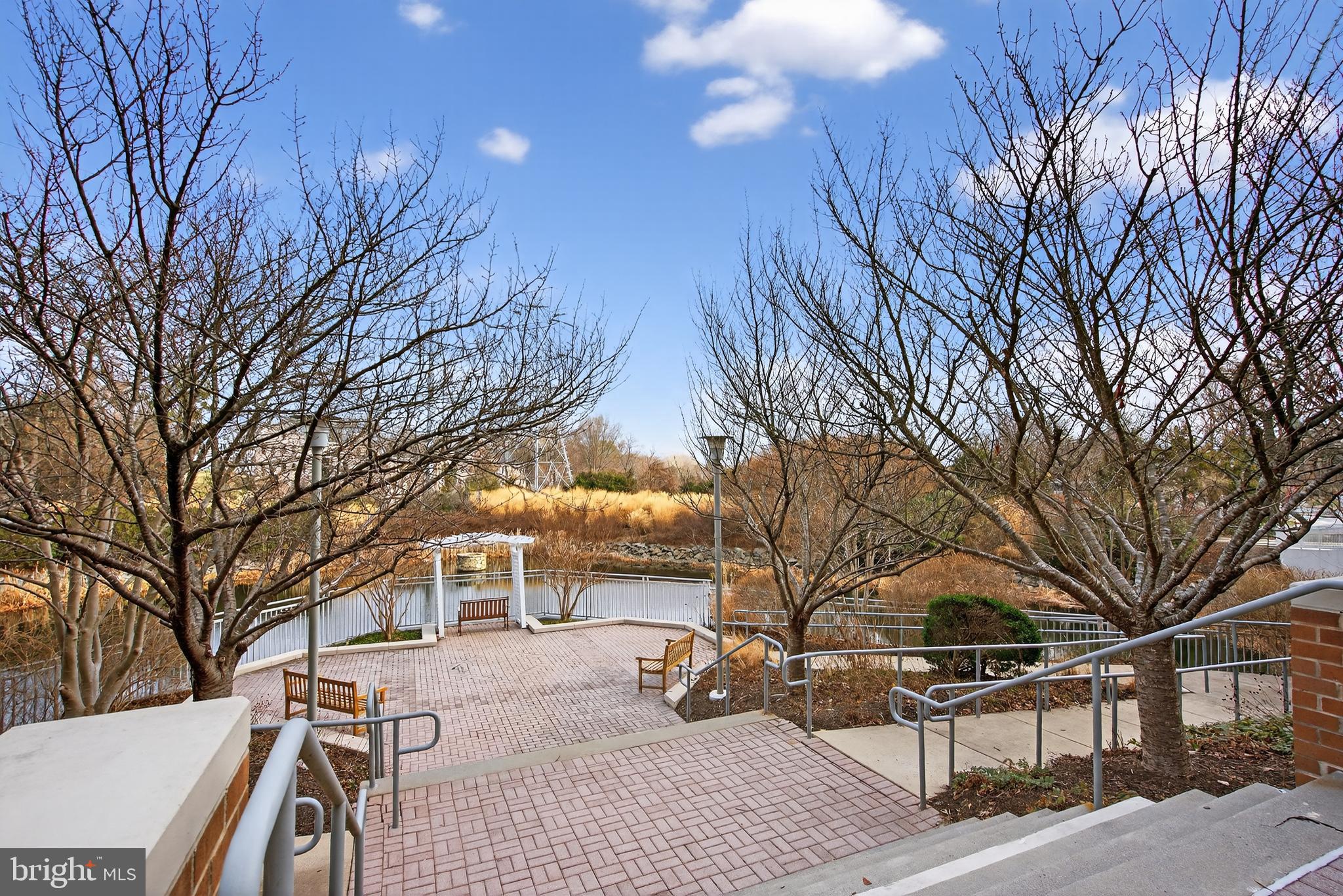 CARLTON HOUSE - Residential Lease