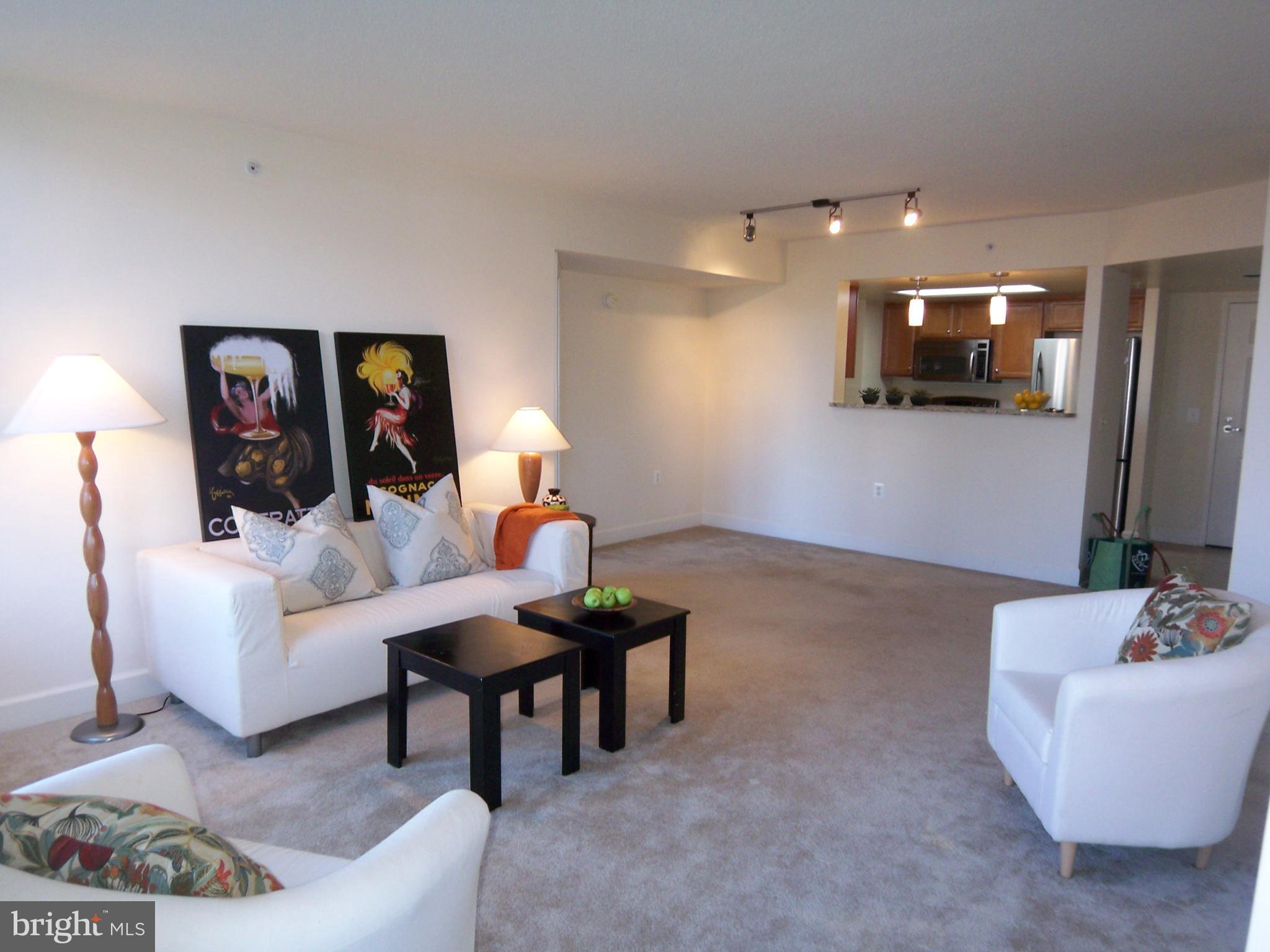 CARLTON HOUSE - Residential Lease