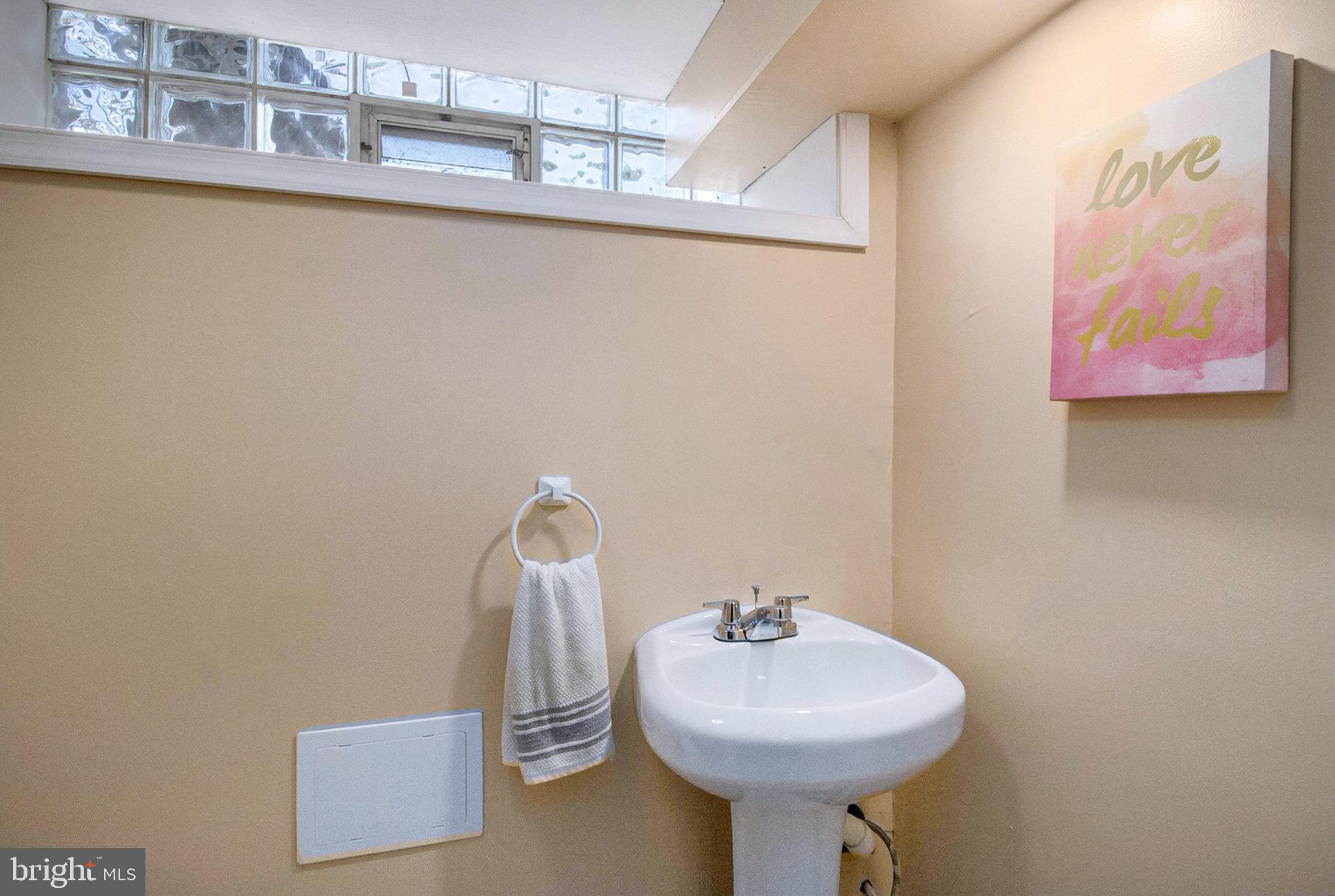 EAST FALLS - Residential