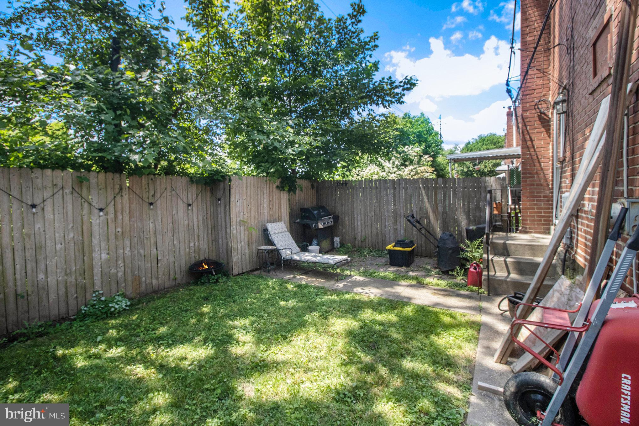 EAST FALLS - Residential