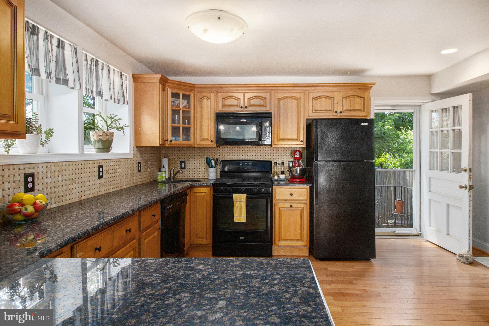 EAST FALLS - Residential