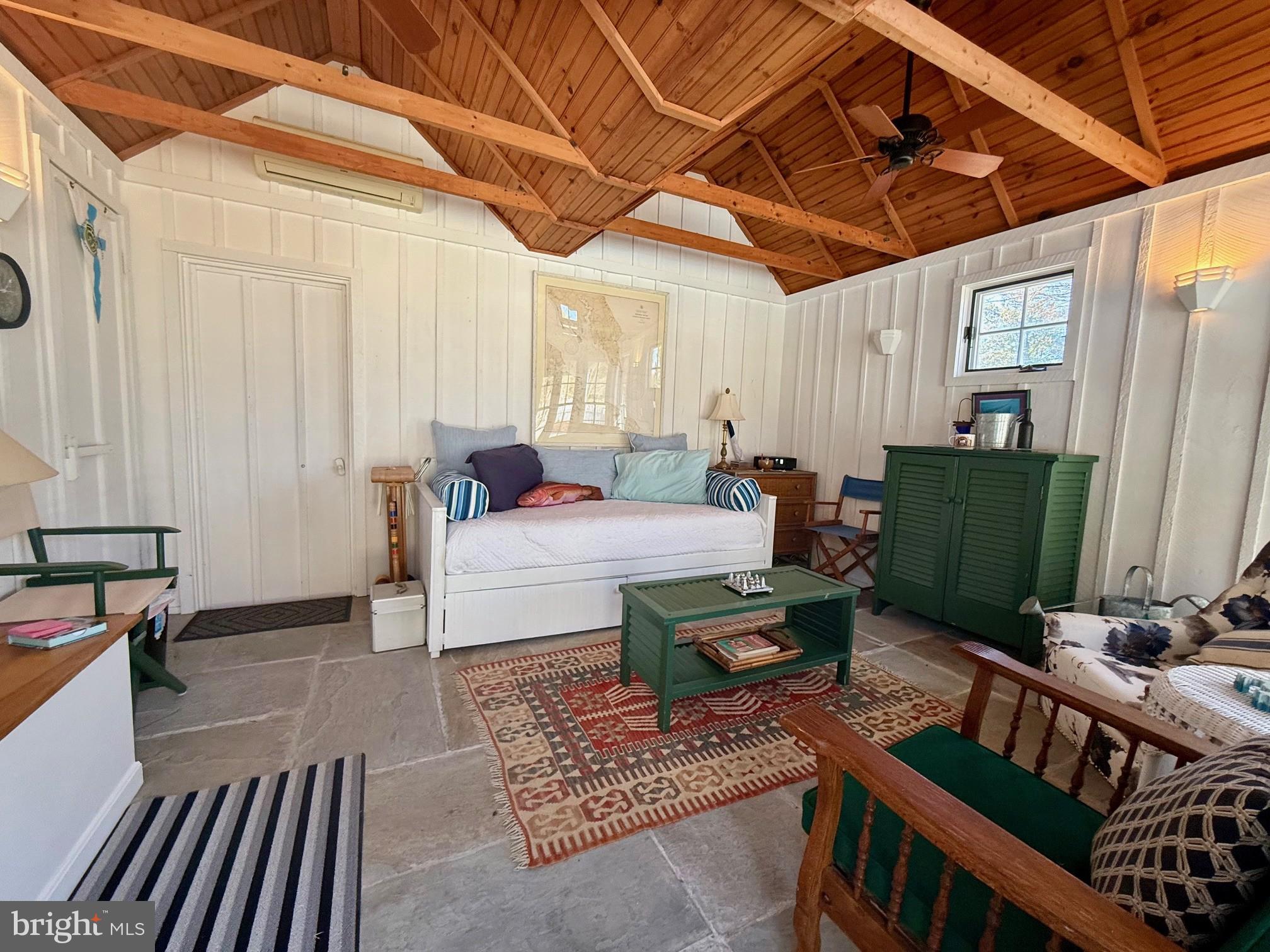 SAINT GEORGE ISLAND - Residential