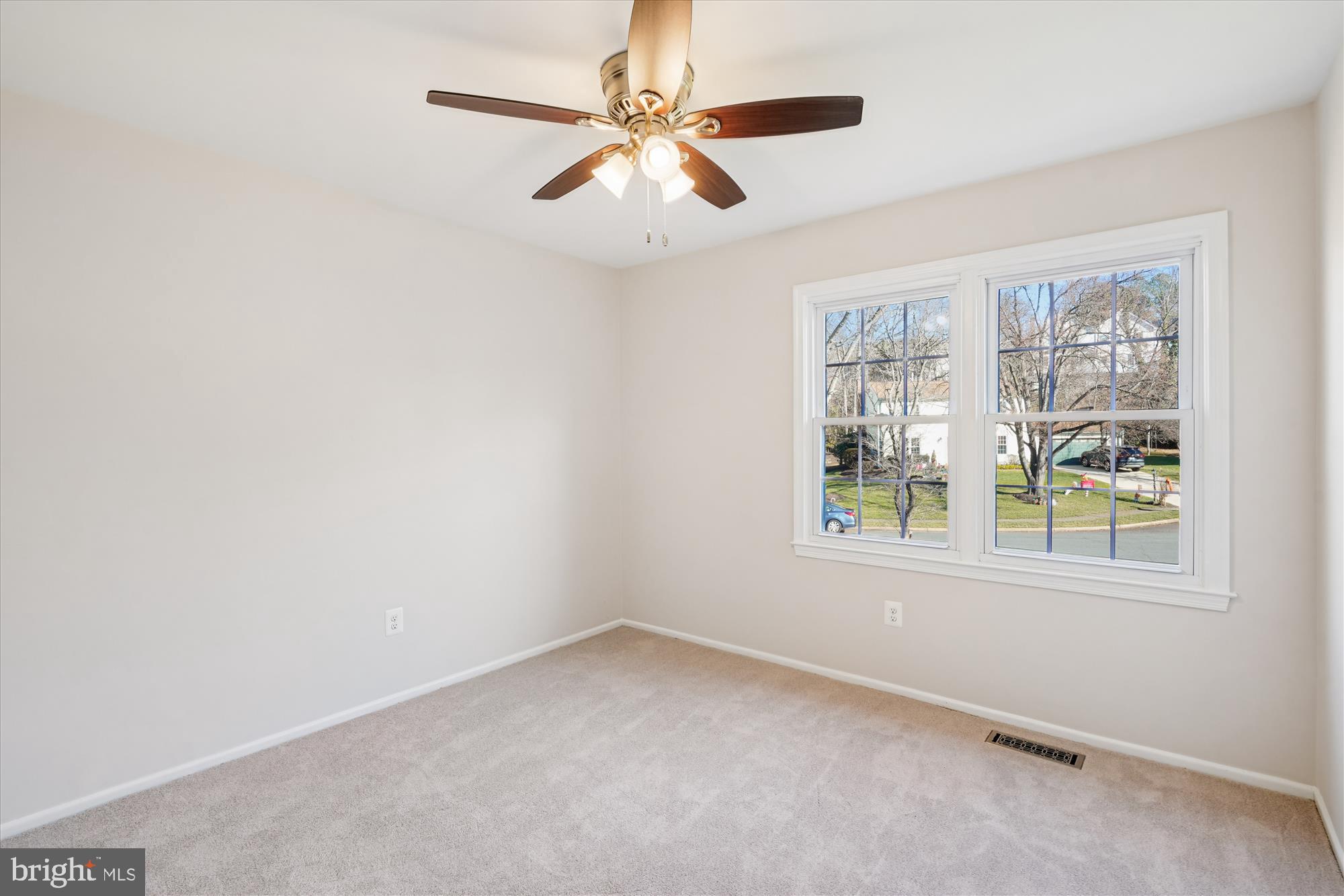 TIBURON - Residential Lease