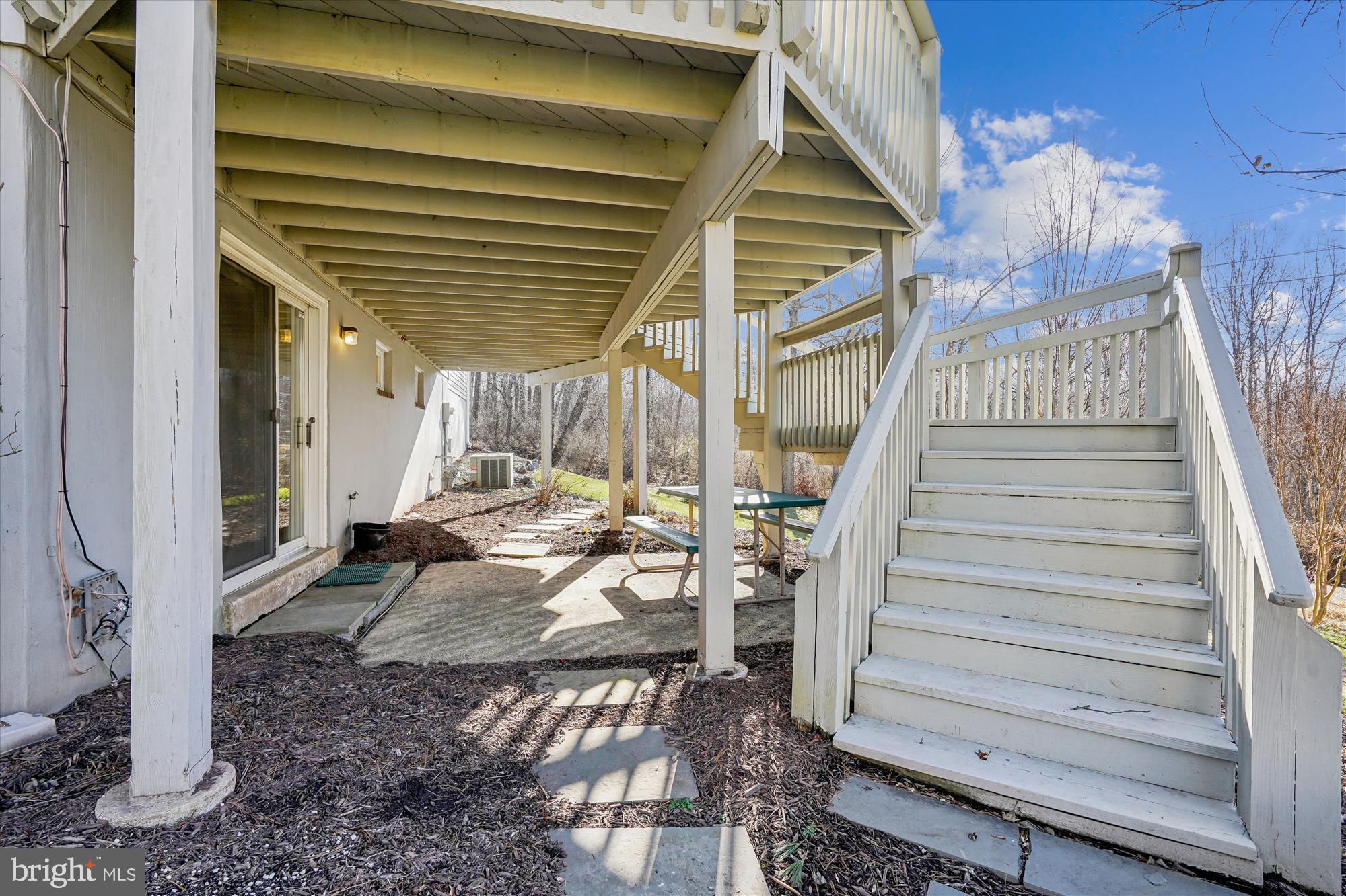 TIBURON - Residential Lease