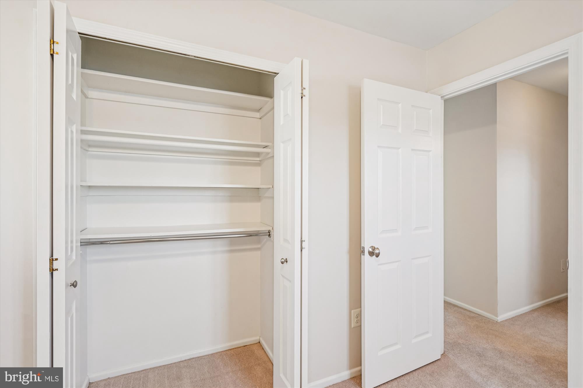 TIBURON - Residential Lease