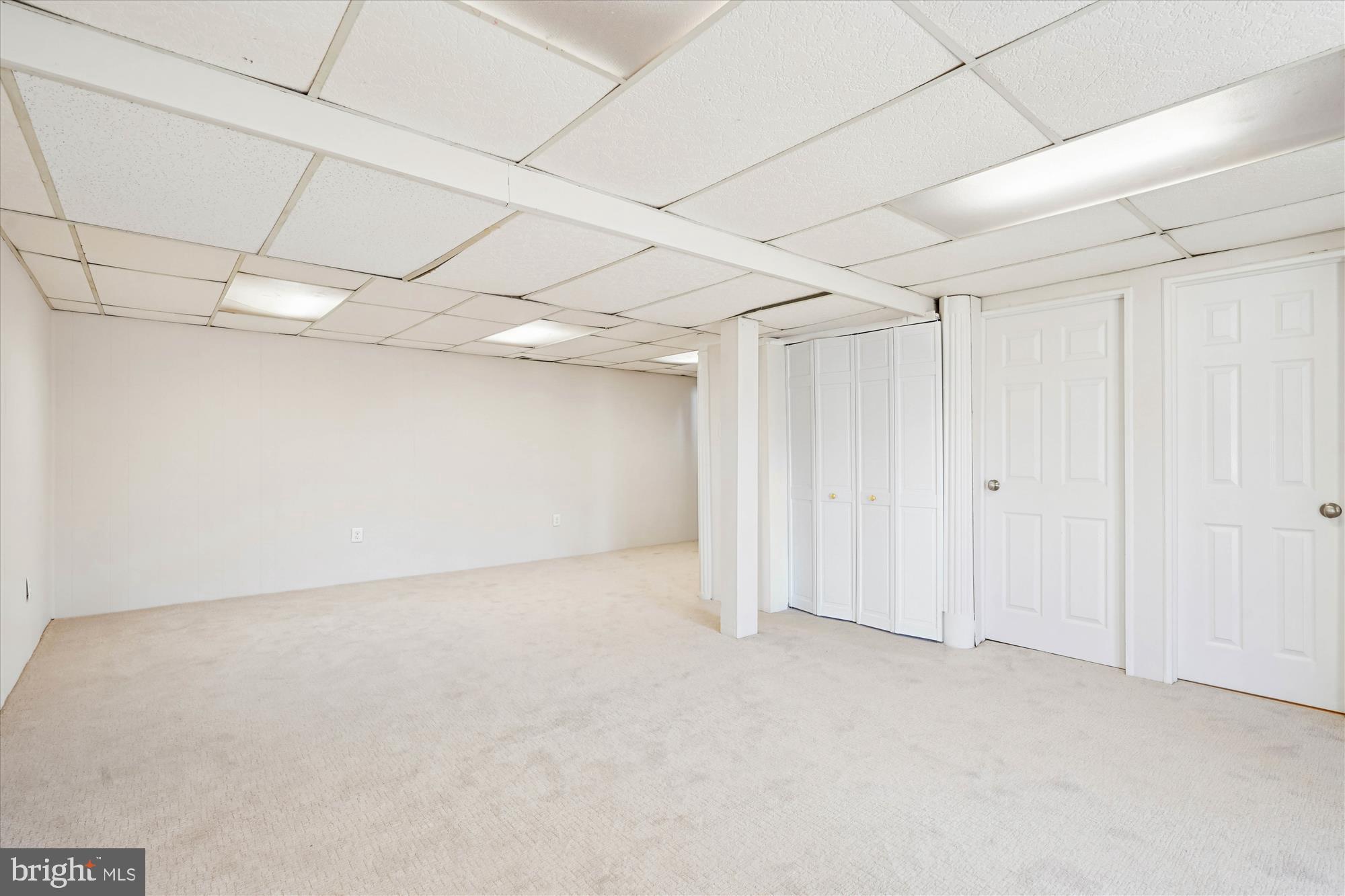 TIBURON - Residential Lease