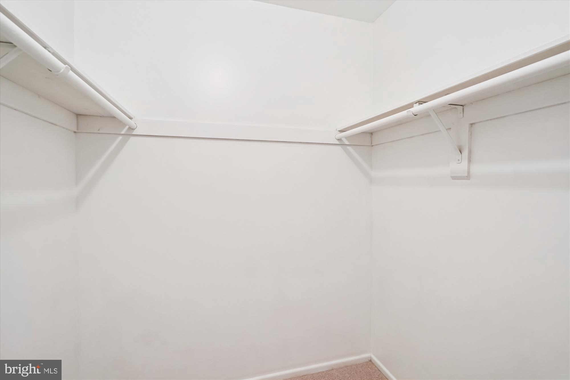 TIBURON - Residential Lease