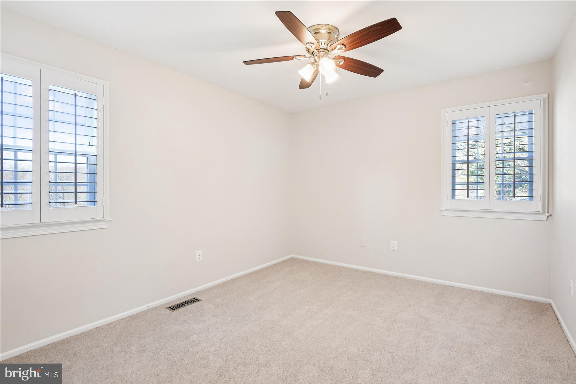 TIBURON - Residential Lease