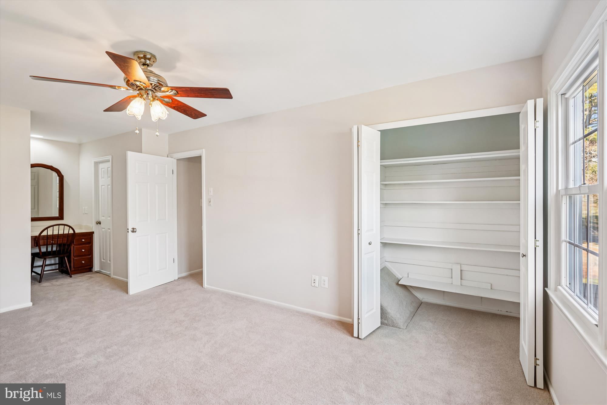 TIBURON - Residential Lease