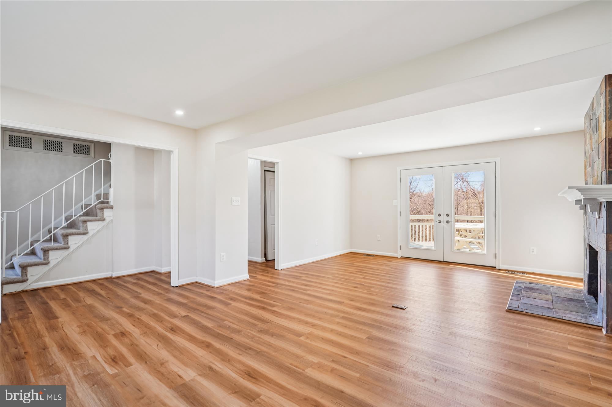 TIBURON - Residential Lease