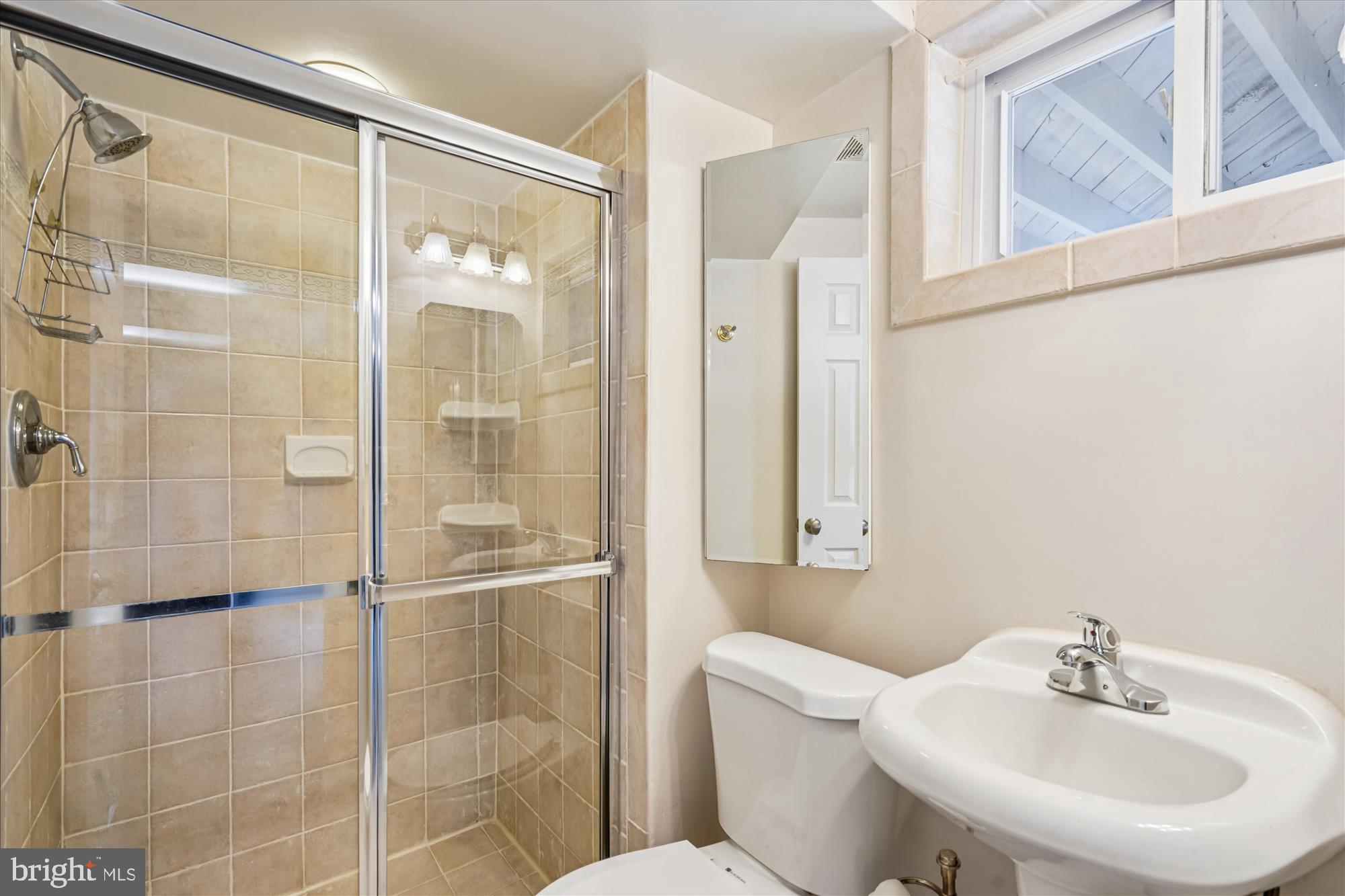 TIBURON - Residential Lease