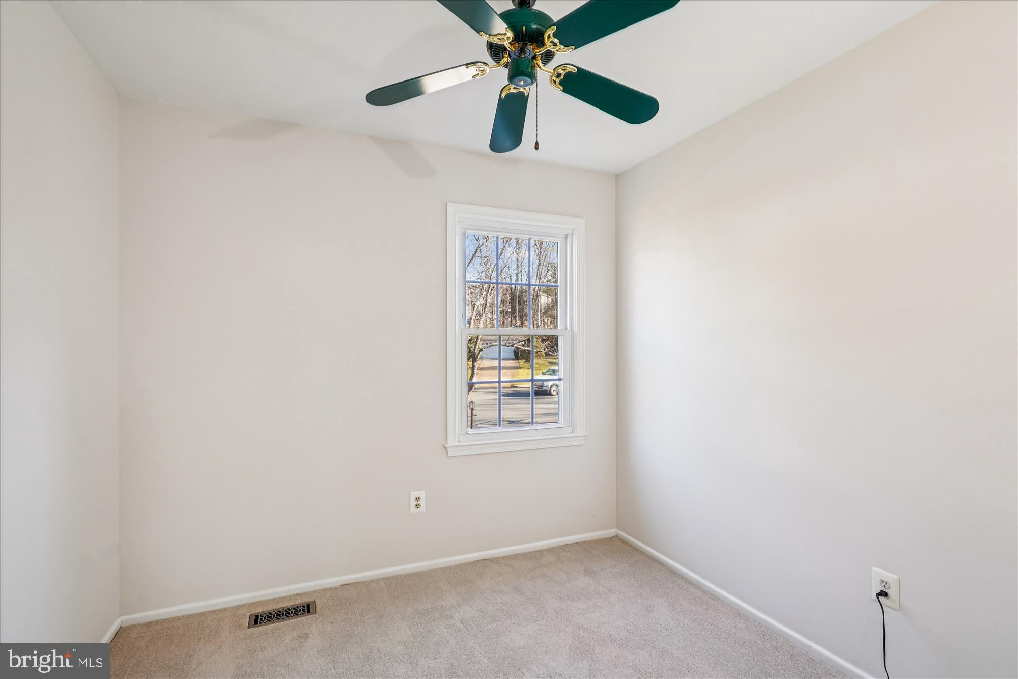 TIBURON - Residential Lease