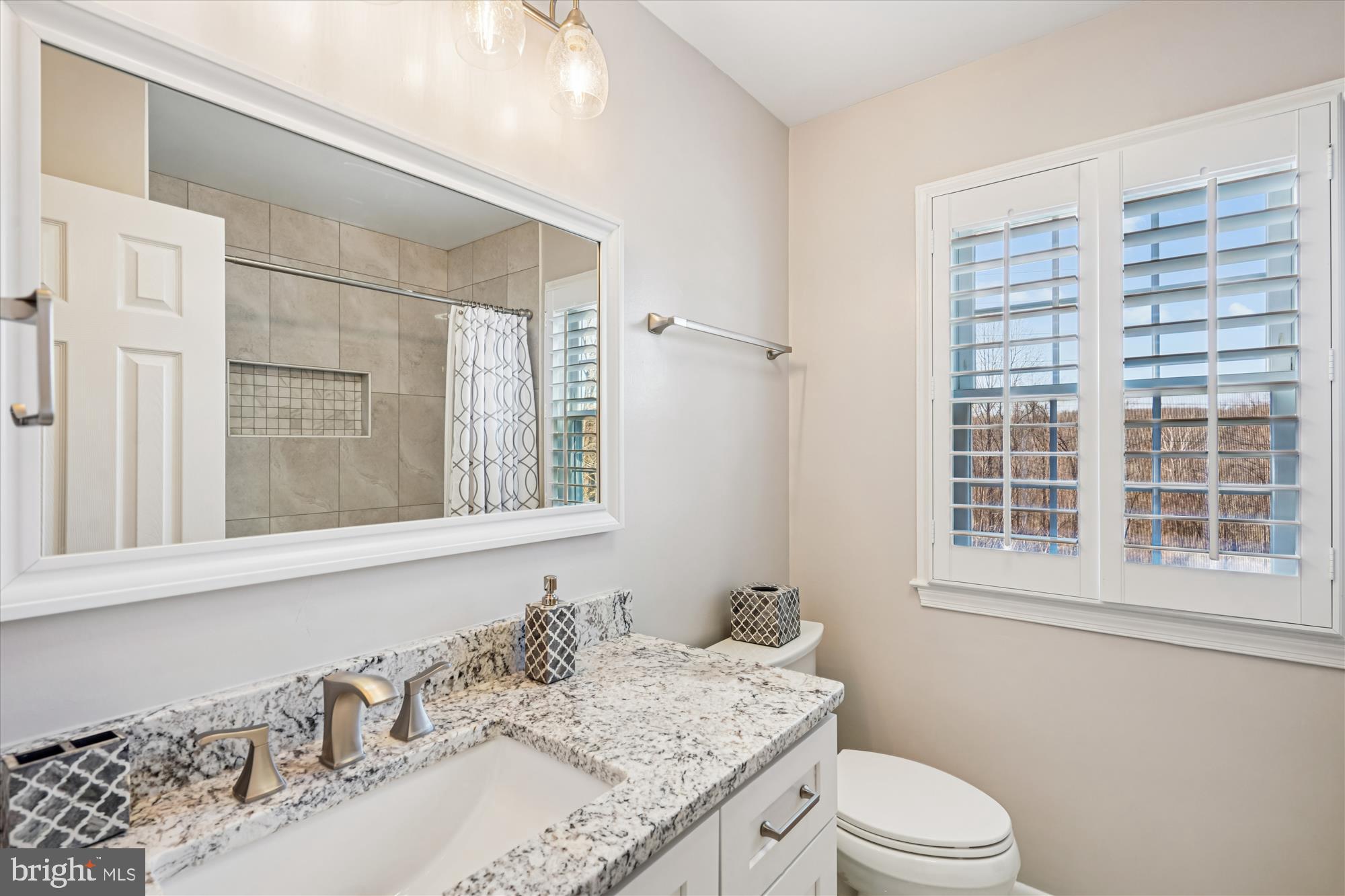 TIBURON - Residential Lease