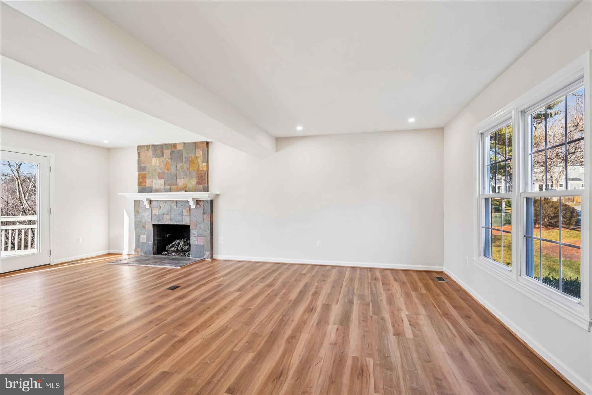 TIBURON - Residential Lease