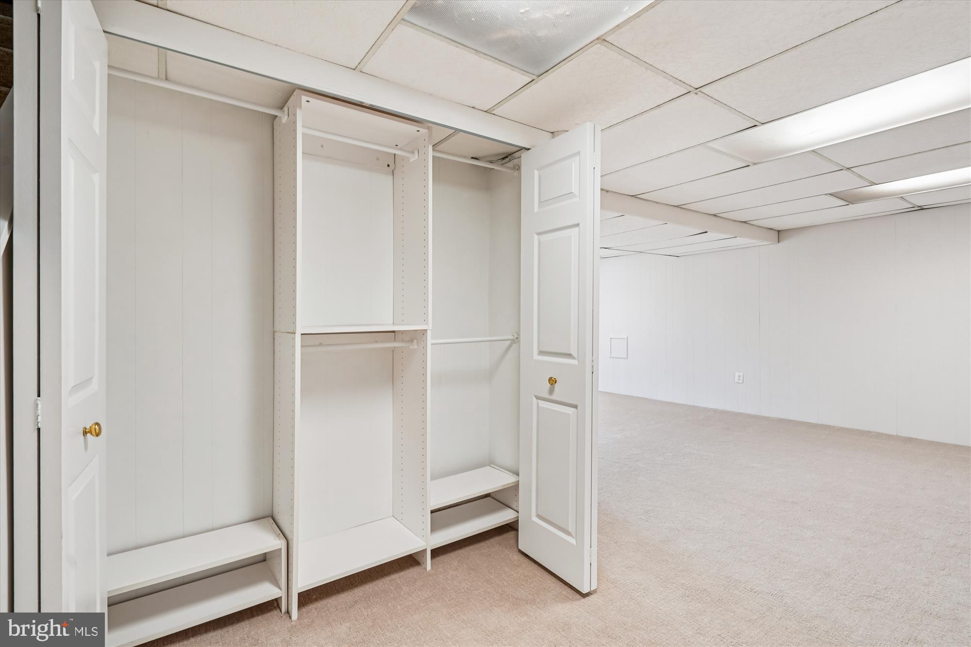 TIBURON - Residential Lease