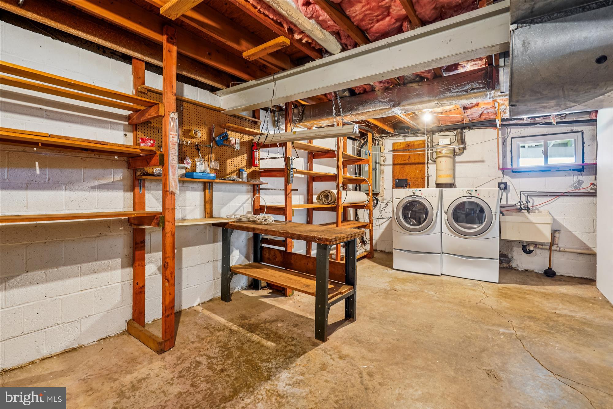 TIBURON - Residential Lease