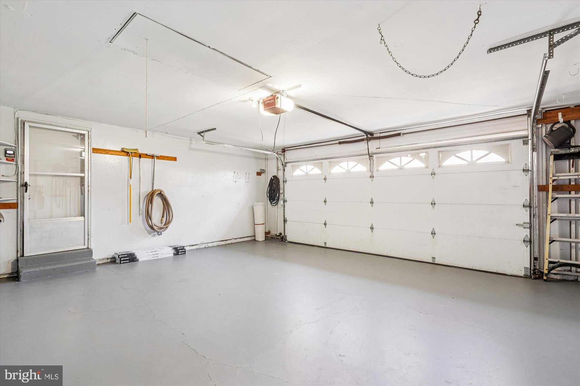 TIBURON - Residential Lease