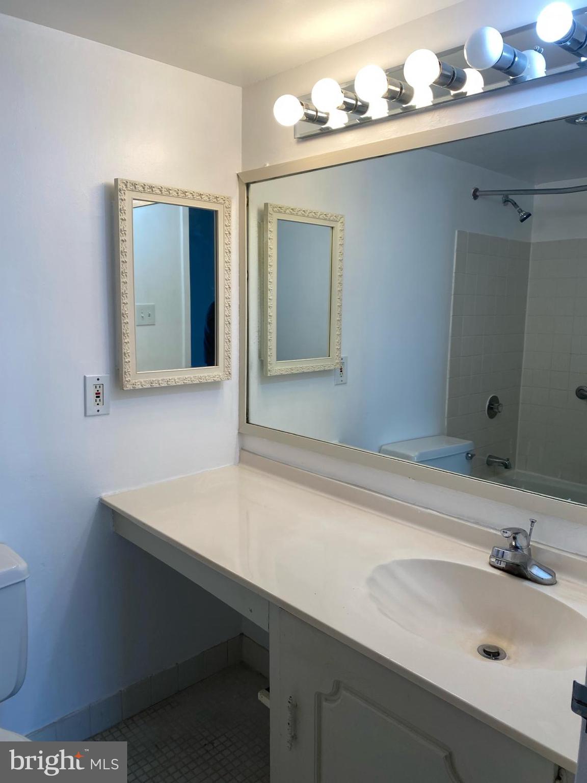 IDYLWOOD TOWERS CONDO - Residential Lease