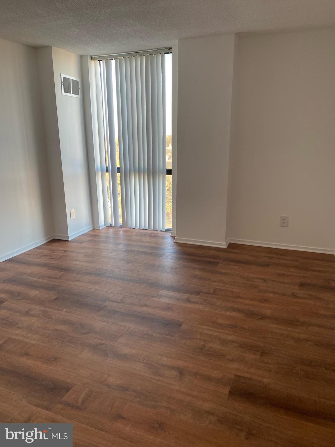 IDYLWOOD TOWERS CONDO - Residential Lease